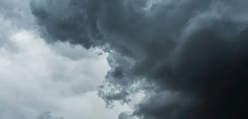 Pluie intense sur une route du sud de la France