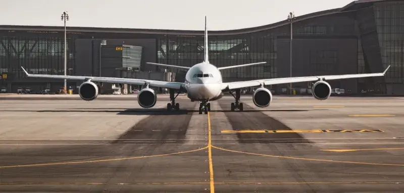 Contrôle de passeports dans un aéroport - Photo Unsplash