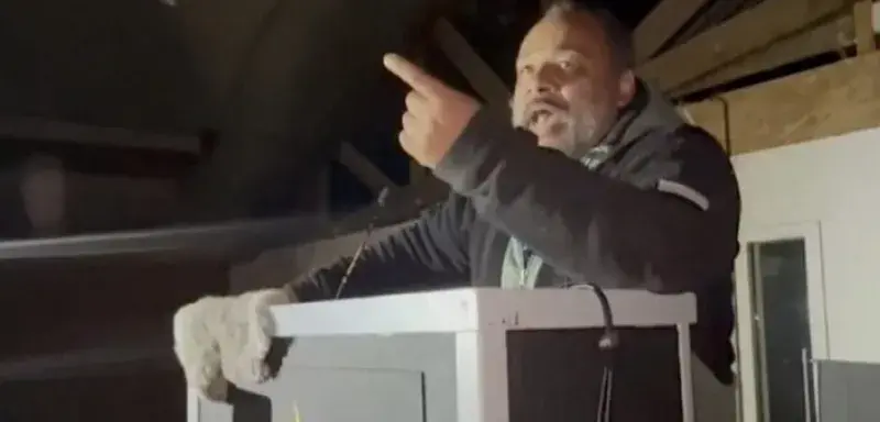 Illustration pour l'article: Près de Nice. Dieudonné défie une interdiction, les gendarmes débarquent à son spectacle