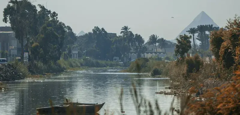 Le fleuve Nil en Égypte, artère vitale pour 110 millions d'habitants