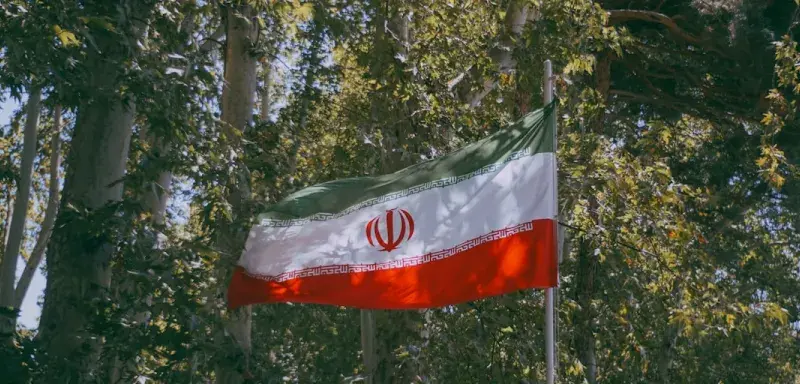 Mohammad Bagher Ghalibaf menace de frapper Israël et les bases américaines si Washington attaque Téhéran, dans un contexte de manifestations meurtrières.