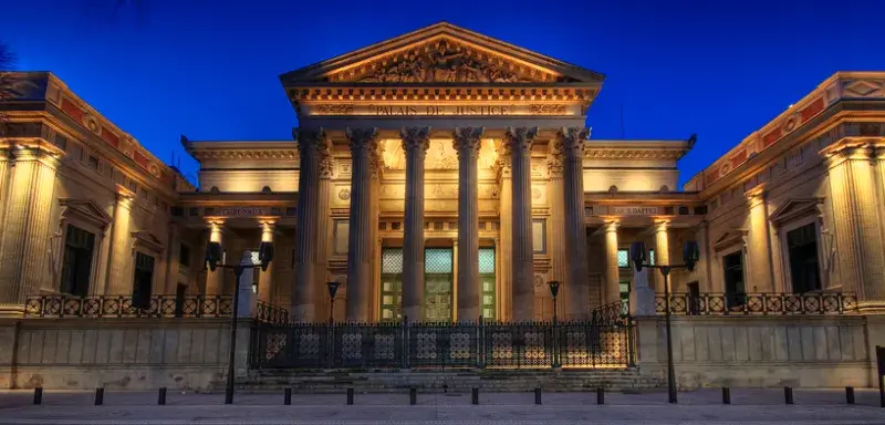 Palais de justice de Nîmes où s'est tenu le procès du couple avignonnais