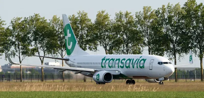 Un avion Transavia sur le tarmac d un aéroport