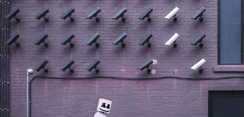 Surveillance numérique et protection des données personnelles en France