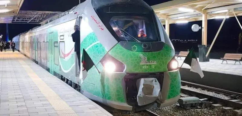 Célébration de l'inauguration de la nouvelle gare ferroviaire de Tindouf en Algérie