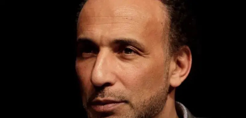 Tariq Ramadan, islamologue suisse, jugé par défaut à Paris pour viols