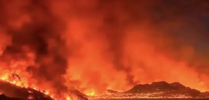 Incendies de forêt en Algérie, flammes dans la région de Kabylie