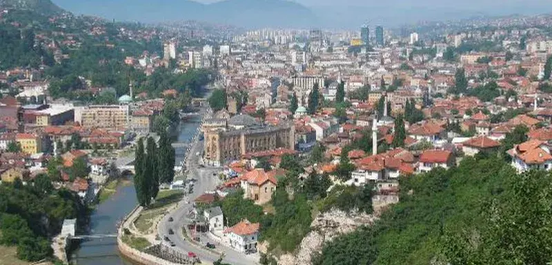 2117047-Sarajevo_sprawling_along_the_Miljacka_River-Sarajevo.jpg
