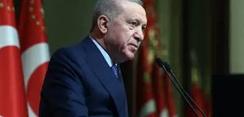 Ankara presse la Syrie et les forces kurdes de trouver un terrain d’entente, tout en menaçant d’une action militaire si le statu quo persiste.