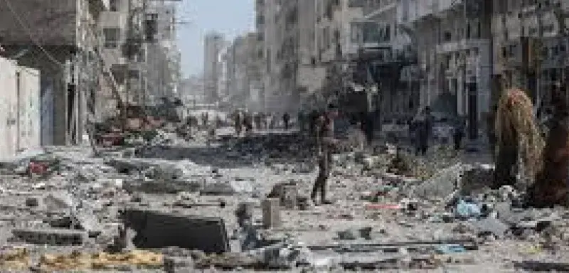 L’Union européenne se découvre aujourd’hui une conscience. Après un an de bombardements, de famine et d’assassinats à Gaza, les dirigeants des Vingt-Sept affirment vouloir jouer un rôle « plus actif »