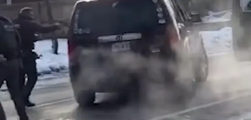 Minneapolis : un agent de l'ICE abat une femme, l'Amérique s'embrase