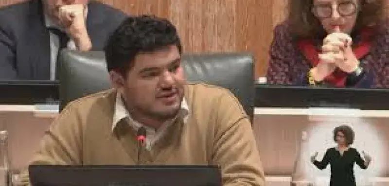 Jeudi après-midi, les élus du conseil municipal de Marseille ont marqué un temps fort en recevant Amine Kessaci,