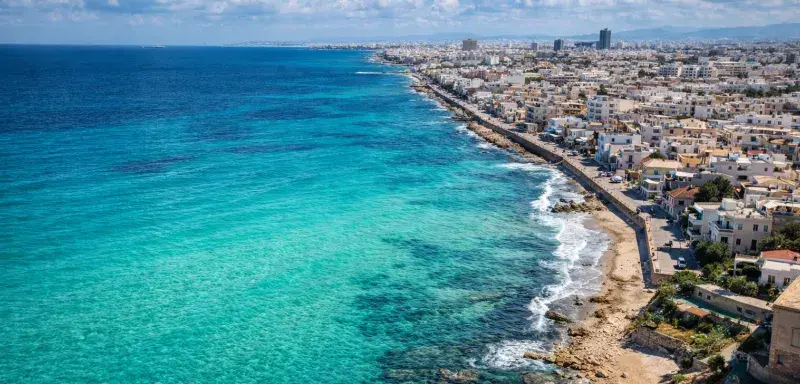 À Tunis, des chercheurs tirent la sonnette d’alarme : la Méditerranée se réchauffe deux fois plus vite que la moyenne mondiale.