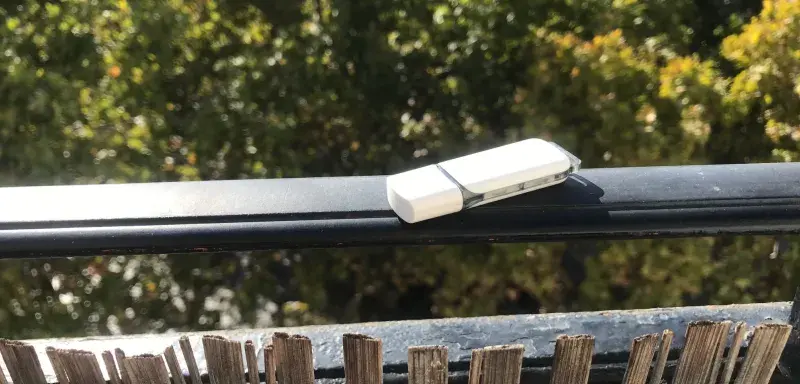 Le récit bouleversant d’un jeune Marseillais déchiré entre deux fidélités, deux terres, deux visions du monde