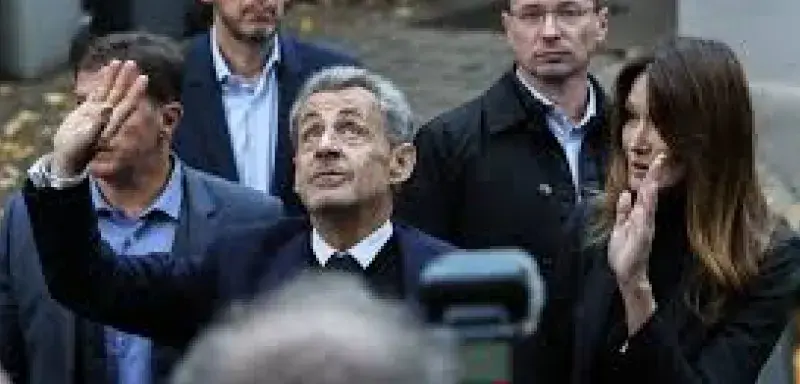 Mardi 21 octobre, Nicolas Sarkozy a franchi les portes de la prison de la Santé, à Paris, pour y purger une peine de cinq ans de prison, dont deux fermes,