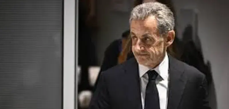 Affaire libyenne: Sarkozy se prend cinq ans de prison ferme, la chute