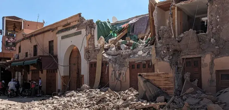Décombres d'immeubles effondrés au Maroc