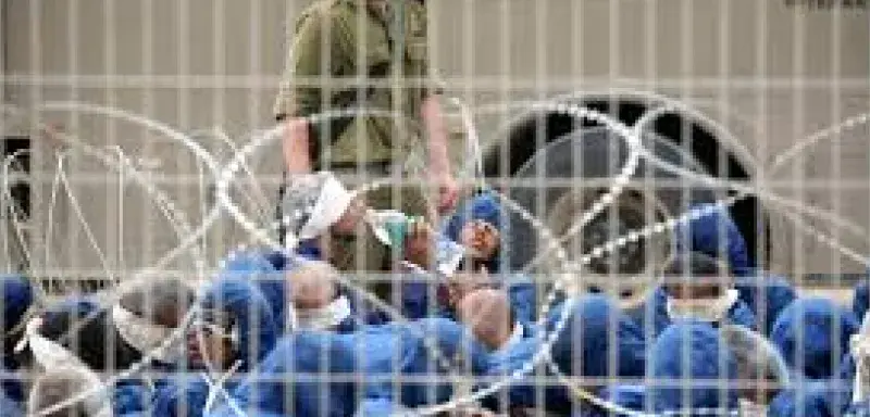 Ils seraient plus de 3 500 Palestiniens enfermés sans procès, sans accusation, sans limite de temps. Leurs noms ne figurent dans aucun dossier judiciaire