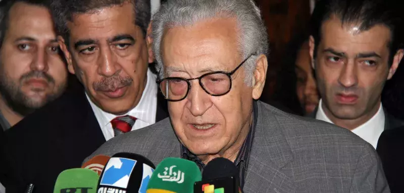 L'émissaire Lakhdar Brahimi annonçant la trêve... (Xinhua)