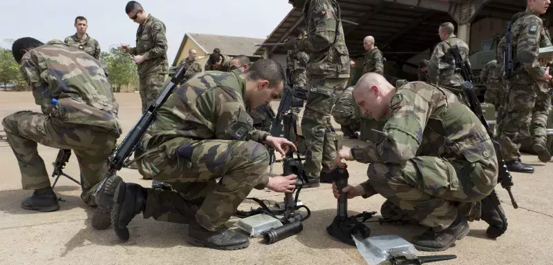 "nous avons les groupes les plus durs, les plus fanatiques, les mieux organisés, les plus déterminés et les mieux armés", a précisé le ministre français de la défense... (Xinhua)