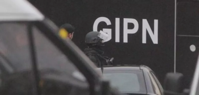   Depuis 16h dimanche, Mickaël William, un Dijonnais âgé de 28 ans déjà connu pour des actes de violence, retenait les parents de son ex-compagne (DR)