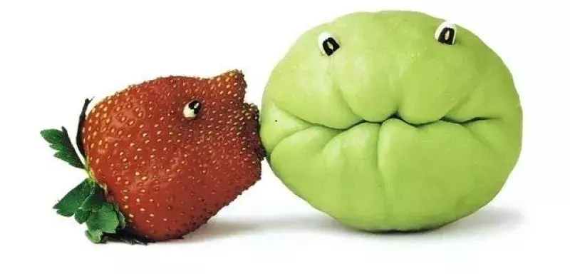 ''Bons à consommer pas à jeter'', ''aussi bon et moins cher'', voilà les deux slogans de la marque créée par ''Les Gueules Cassées'' contre le gaspillage alimentaire. (© Les Gueules Cassées)