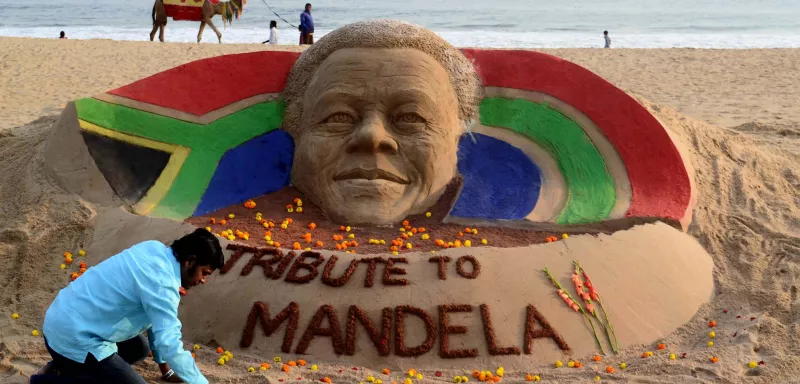 Dans le monde entier (ici en Inde), des hommages unanimes ont été rendus à Nelson Mandela. (Xinhua)  