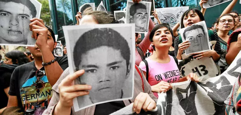 manifestation d'indignation en hommage au étudiants dispaurus... (DR)