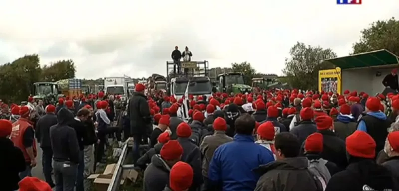 un gouvernement qui ne tient pas ses promesses forment le terreau fertile sur lequel se développent les Bonnets rouges... (DR)