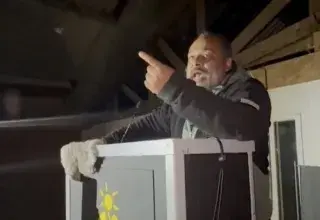 Illustration pour l'article: Près de Nice. Dieudonné défie une interdiction, les gendarmes débarquent à son spectacle