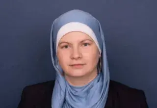 Illustration pour l'article : une candidate voilée aux municipales 2026 porte plainte après des injures racistes