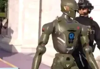 Illustration pour l'article: La Chine déploie des robots humanoïdes pour sa police