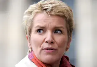 Illustration pour l'article: Selon Clément Garin, Elise Lucet serait prête à démissionner de France Télé en cas d'arrivée de Soni