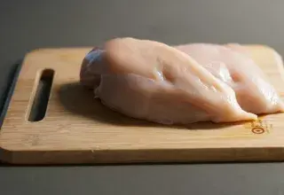 Illustration pour l article: France : du poulet halal contaminé rappelé massivement pour risque de salmonelle