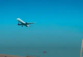 Illustration de la crise aérienne mondiale avec fermeture des espaces aériens au Moyen-Orient