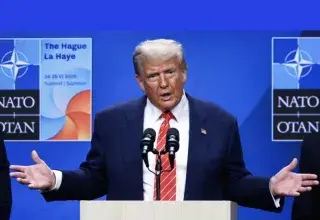 Illustration pour l'article: https://www.courrierinternational.com/depeche/trump-veut-enroler-l-otan-et-pekin-dans-le-detroit-d-o