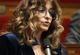 Illustration de la pétition contre la loi Yadan à l'Assemblée nationale