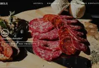 De même, le chorizo de bœuf halal proposé sur cette même boutique revisite une charcuterie emblématique de la gastronomie méditerranéenne en version halal et séduit par sa saveur épicée et sa polyvalence en cuisine — qu’il soit dégusté à l’apéritif, intégré à une pizza maison ou mêlé à un plat mijoté pour lui apporter une touche de caractère. Enfin, des pièces plus raffinées comme le gigot d’agneau affiné ou le jambon de dinde halal pré-tranché, souvent choisis pour un plateau festif ou un repas spécial, fi