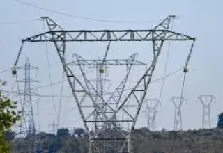 Les prix de l’électricité atteignent un nouveau pic en janvier 2026. Entre dépendance européenne et hiver rigoureux, les ménages français s’inquiètent.