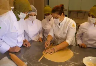 a cuisine n’est pas seulement un savoir-faire : c’est un moyen d’exister dans un pays où tout reste à reconstruire