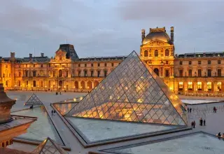 Cambriolage spectaculaire au Louvre : huit bijoux d’une « valeur inestimable » dérobés