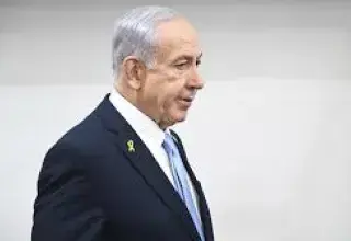 Cette manœuvre est orchestrée avec le soutien public de Donald Trump