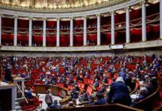 Crise politique en France : le Parlement n’a pas adopté le budget 2026 à la veille des fêtes, plongeant le pays dans une impasse institutionnelle et économique.