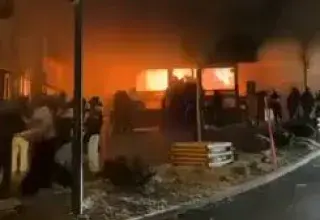 Une explosion dans un bar de Crans‑Montana a fait près de 40 morts et plus de 100 blessés. La Suisse vit l’un des pires drames de son histoire récente.