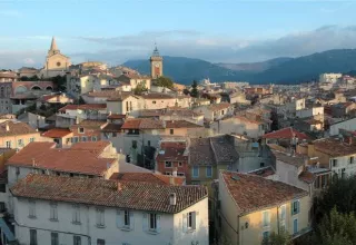 la ville d'Augbagne à une de vingtaine de km de Marseille... (DR)