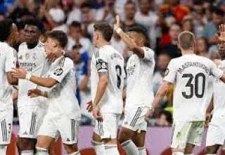Le Real Madrid conclut 2025 en tête du classement UEFA, symbole d’une domination européenne enracinée dans une culture unique de la victoire.