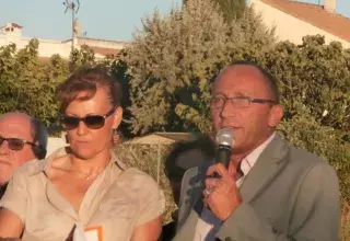 Séverine Weissmann (FN), ici au côté de la tête de liste Stéphane Vincent, traite de ''félons'' des membres de son ex-équipe... (Capture d'écran)