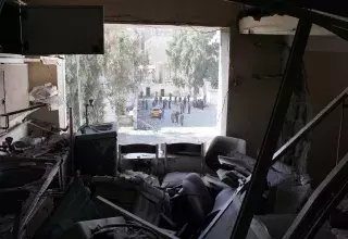 Les bombes ont provoqué de lourds dégâts dans les habitations... (Xinhua)