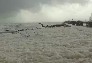 Tempête au Cap d'Agde, l'une des images fortes diffusées en vidéo par les internautes sur YouTube. (Capture d'écran Christine Brandani/YouTube)